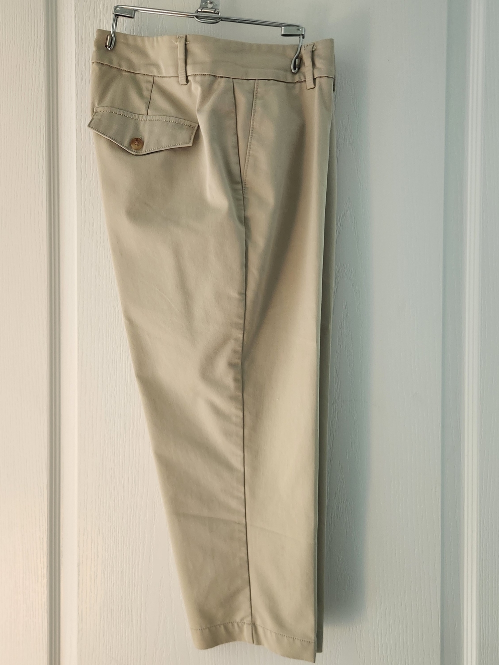 Dockers Women's Ankle Chinos in Light Khaki